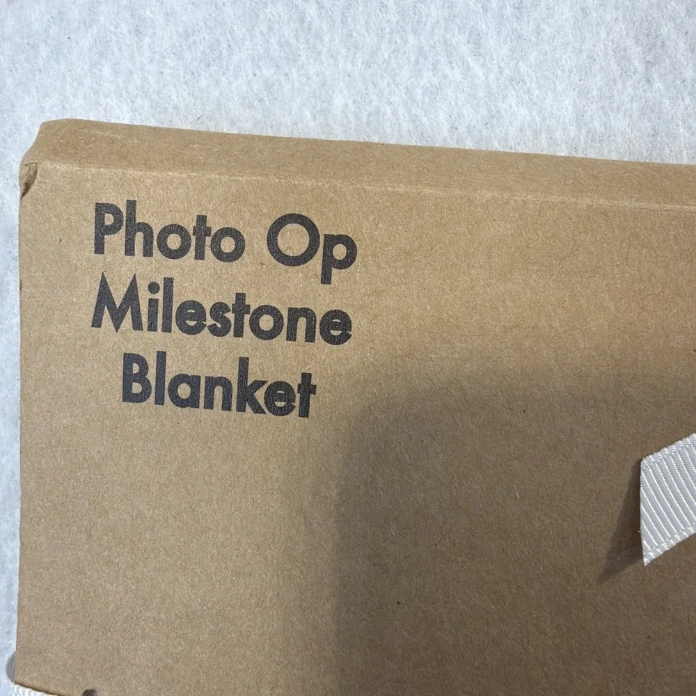 Baby Essentials Pink Blanket Photo Op Milestone &‎ 2 Markers NWT